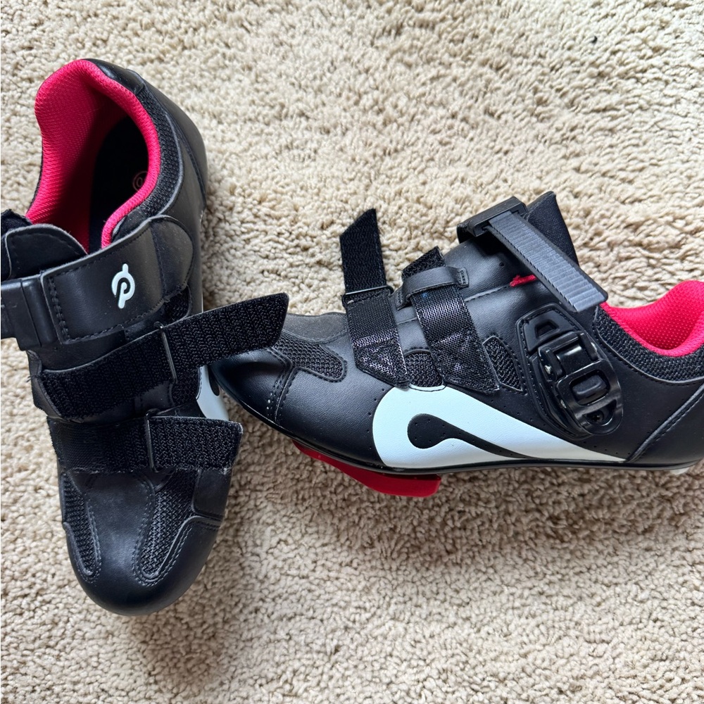 Peleton Black and Red Cycling Shoes Size 40